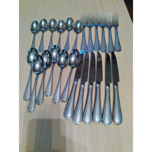 Vintage Silverware Set Service for 6 Flatware Spoons Forks Knives 18 Pieces - Picture 2 of 4
